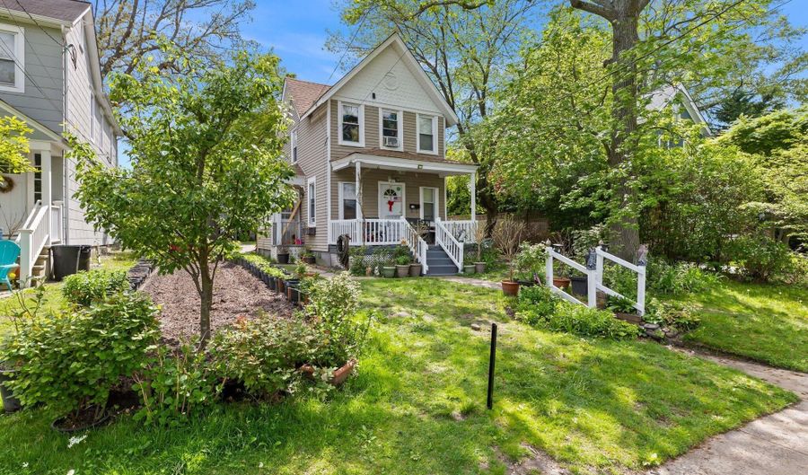 912 Sunset Ave, Asbury Park, NJ 07712 - 5 Beds, 3 Bath