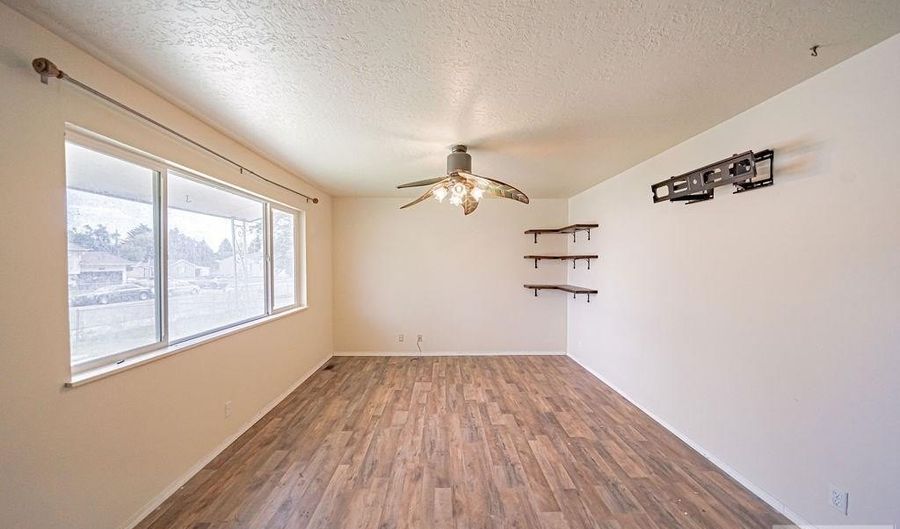 1165 Bear Ave, Idaho Falls, ID 83402 - 5 Beds, 2 Bath