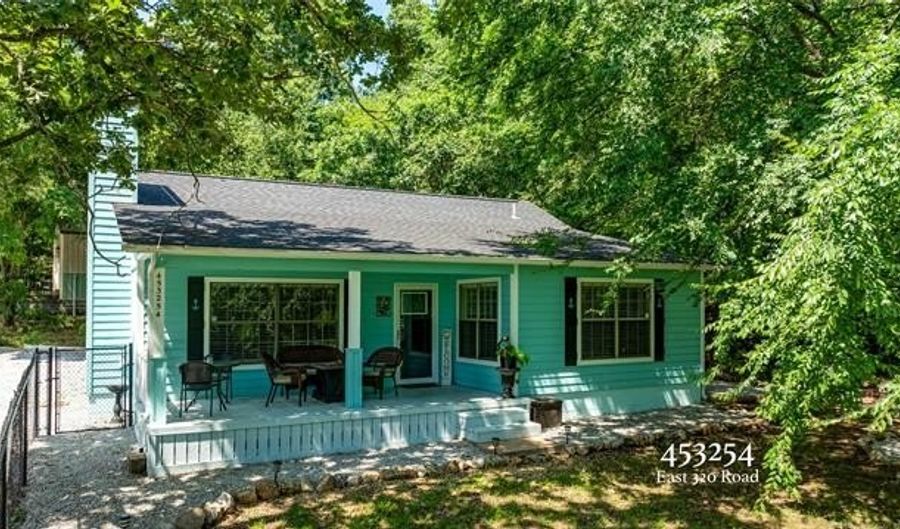 453254 E 320 Rd, Afton, OK 74331 - 2 Beds, 2 Bath