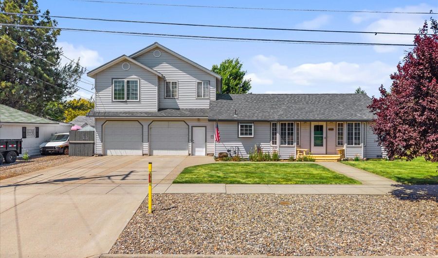 2280 D St, Baker City, OR 97814 - 3 Beds, 2 Bath