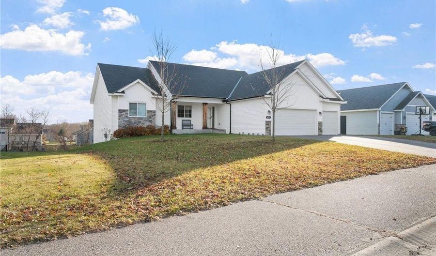 811 Morrison Ave, Annandale, MN 55302 - 4 Beds, 3 Bath