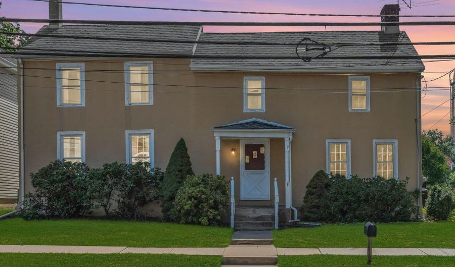 19 High St, Allentown, NJ 08501 - 3 Beds, 2 Bath
