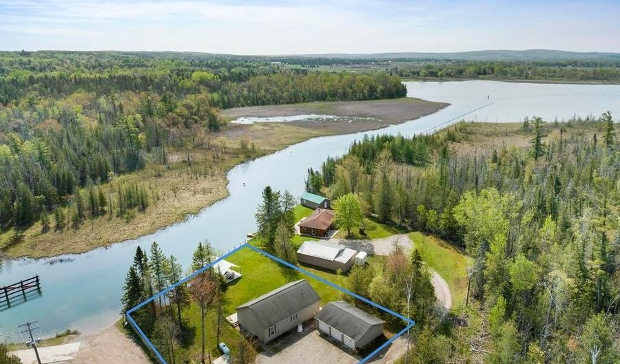 8018 Lake St, Alanson, MI 49706 - 3 Beds, 2 Bath