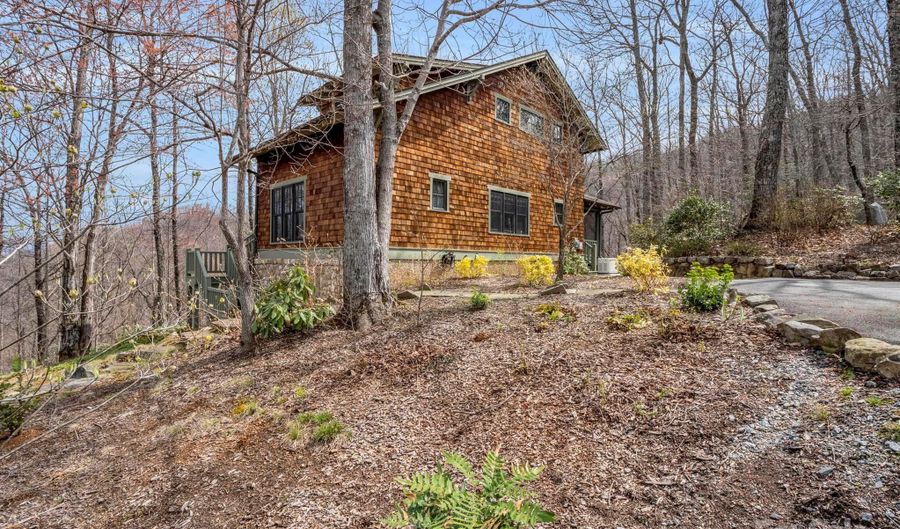 200 Verbena Ln, Black Mountain, NC 28711 - 2 Beds, 2 Bath