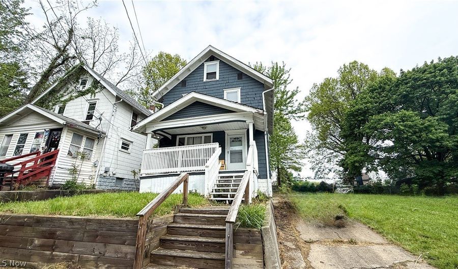 987 Boone St, Akron, OH 44306 - 3 Beds, 1 Bath