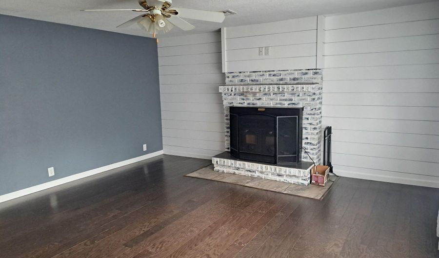 1601 Lincoln Ave, Baxter Springs, KS 66713 - 3 Beds, 2 Bath