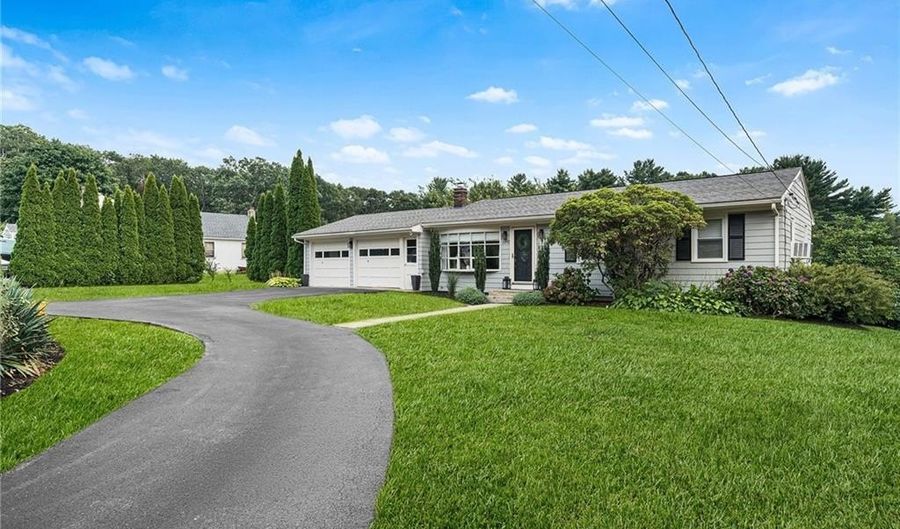 1392 Hope Rd, Cranston, RI 02831 - 3 Beds, 2 Bath