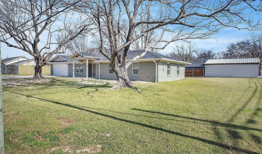 128 N Osborn St, Alba, TX 75410 - 3 Beds, 2 Bath