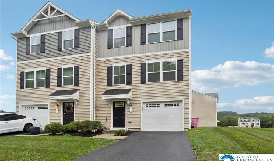 516 River Run, Allen, PA 18067 - 3 Beds, 3 Bath