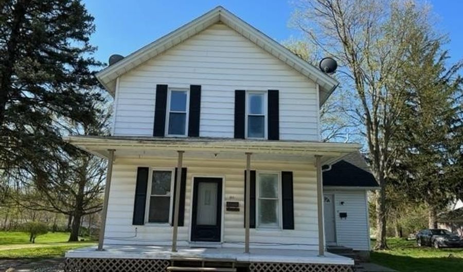 611 College, Adrian, MI 49221 - 4 Beds, 2 Bath