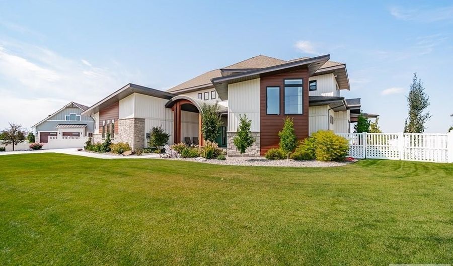 5808 Glass Mountain Blvd, Idaho Falls, ID 83404 - 3 Beds, 4 Bath