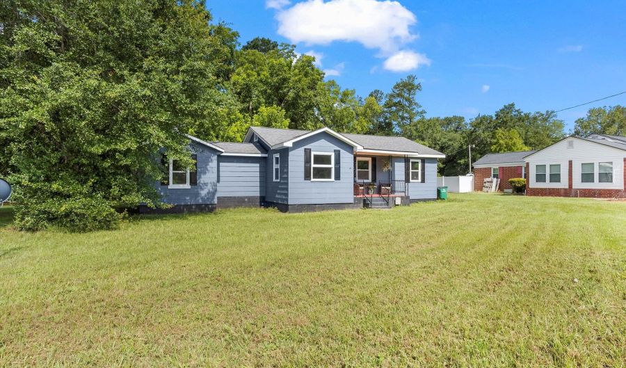 8659 Marlboro Ave, Barnwell, SC 29812 - 3 Beds, 2 Bath