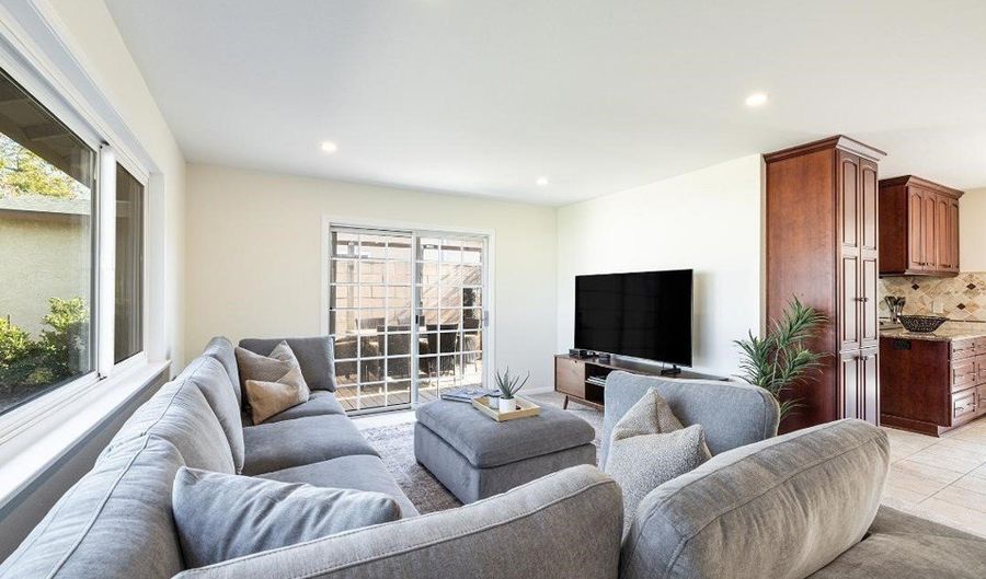 2206 Stinson St, Simi Valley, CA 93065 - 3 Beds, 2 Bath