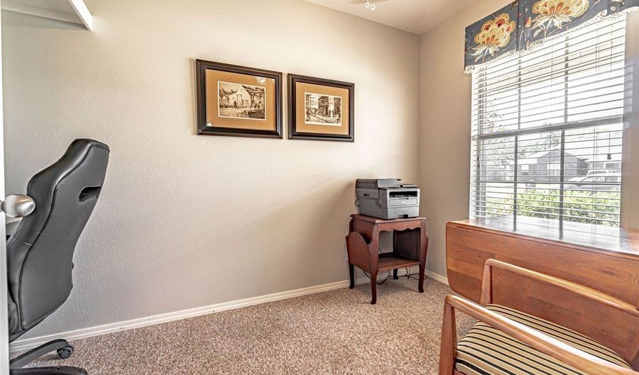 1807 SW Pine Ave, Bentonville, AR 72713 - 3 Beds, 2 Bath