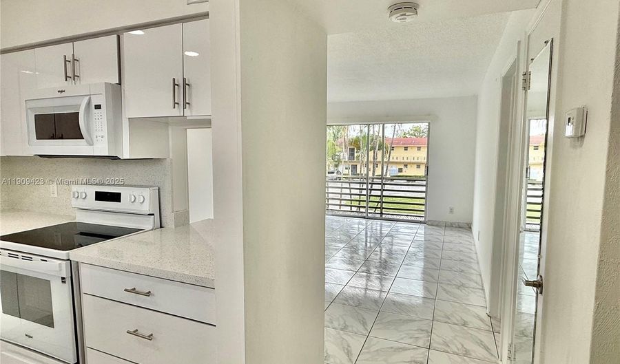 20201 NE 29th Ct D221, Aventura, FL 33180 - 1 Beds, 1 Bath