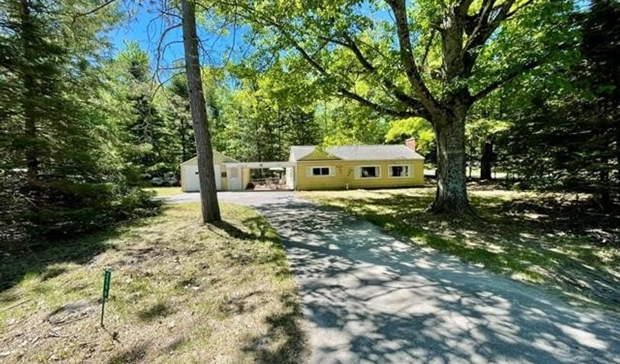 2596 E Fox Rd, Alcona, MI 48742 - 3 Beds, 1 Bath