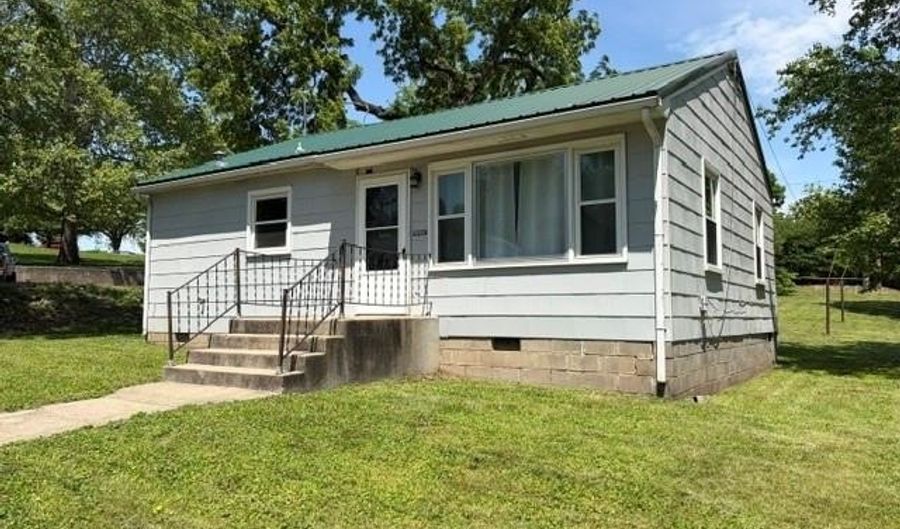 723 S St, Atchison, KS 66002 - 2 Beds, 1 Bath