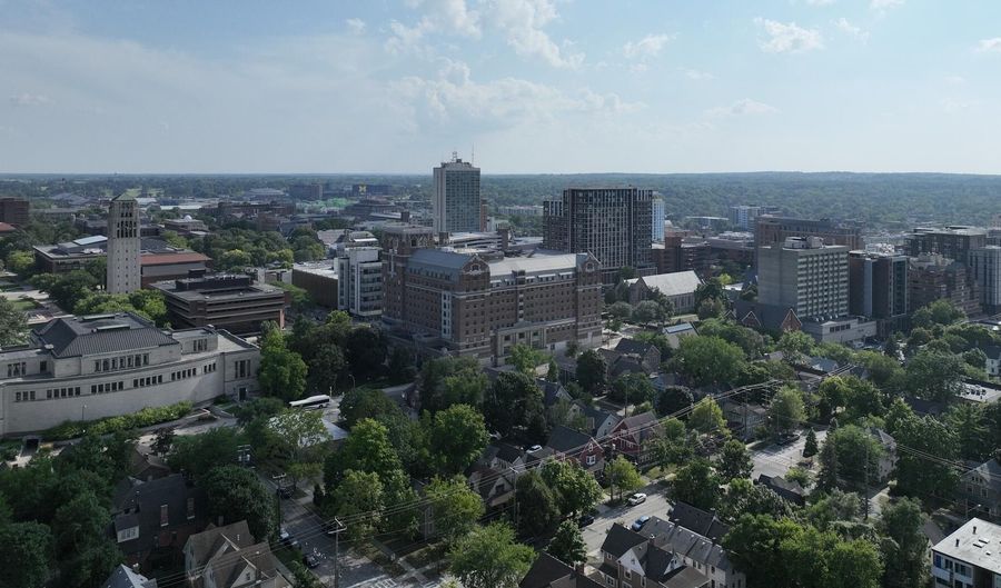 922 Catherine St, Ann Arbor, MI 48104 - 4 Beds, 4 Bath