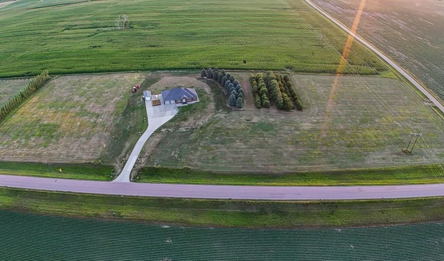 30113 406th Ave, Avon, SD 57315 - 6 Beds, 3 Bath