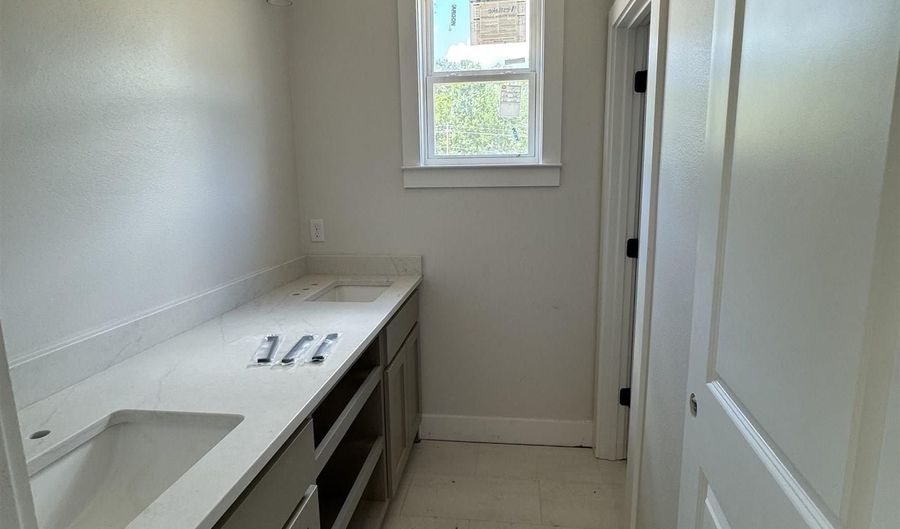 105 Dylan, Benton, AR 72015 - 4 Beds, 2 Bath