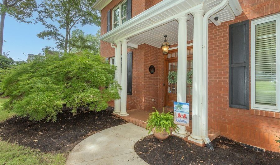 306 Oakmont Dr, Anderson, SC 29621 - 4 Beds, 4 Bath