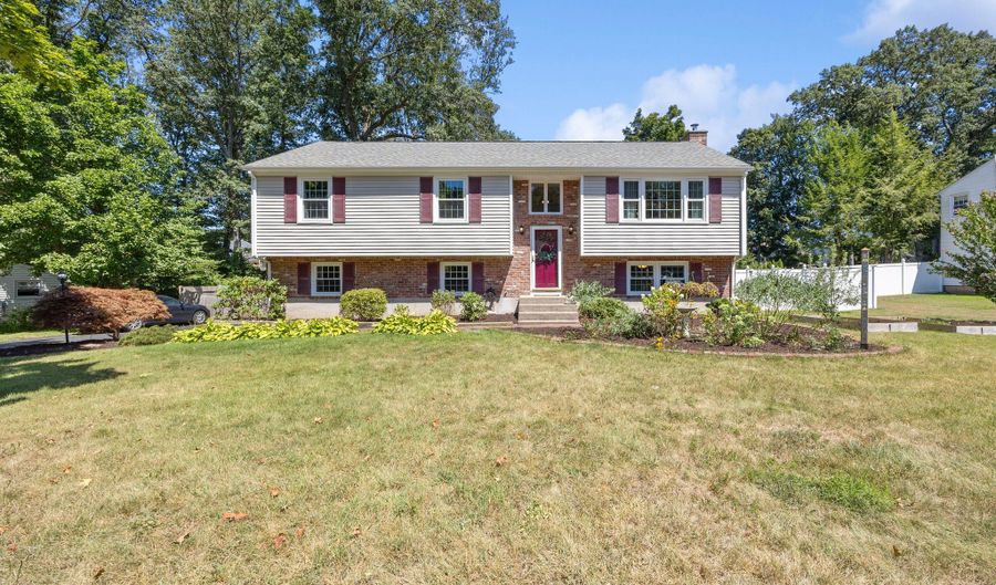 258 Argyle Rd, Cheshire, CT 06410 - 3 Beds, 3 Bath