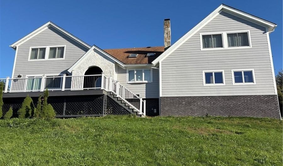 10 J H Dwyer Dr, Middletown, RI 02842 - 4 Beds, 4 Bath