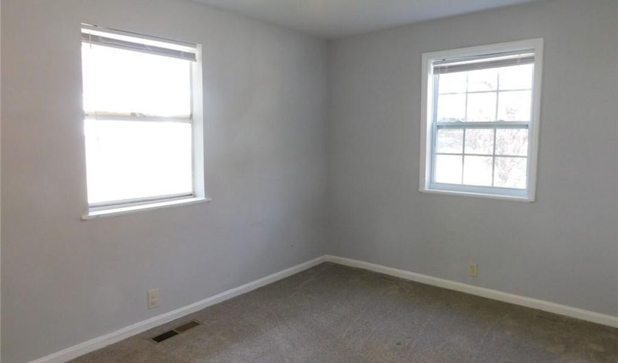 211 Armfield Ave, Asheboro, NC 27203 - 2 Beds, 1 Bath