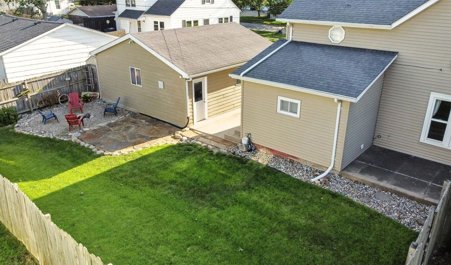 1135 Court St, Adel, IA 50003 - 2 Beds, 2 Bath