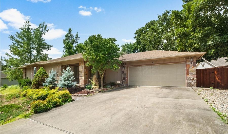 4 Huskins Cir, Bella Vista, AR 72715 - 3 Beds, 2 Bath