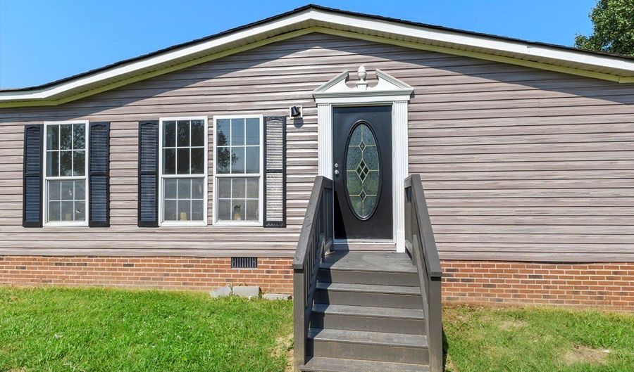 983 Rock Springs Rd, Bethpage, TN 37022 - 4 Beds, 2 Bath