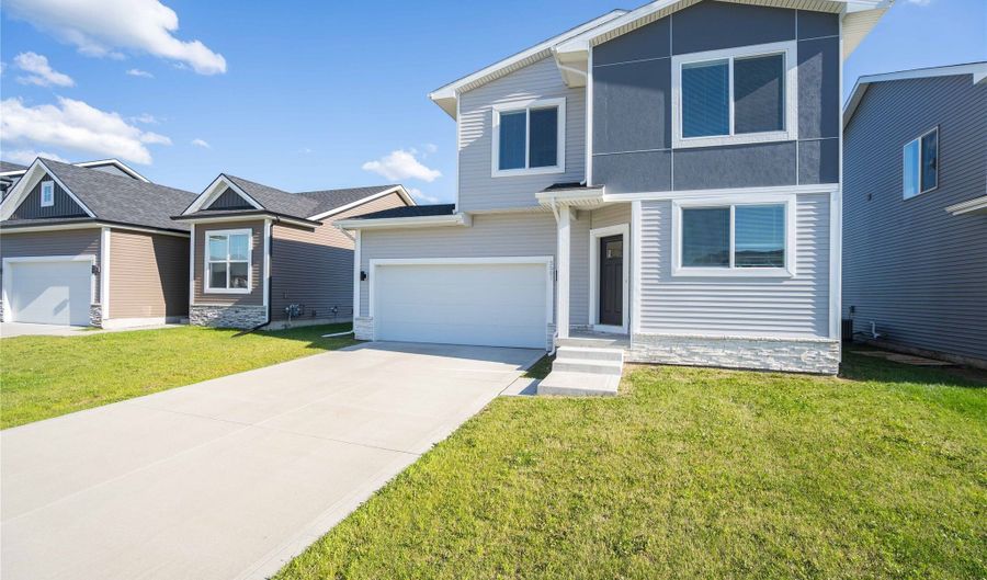 3901 NE 6th St, Ankeny, IA 50021 - 3 Beds, 3 Bath