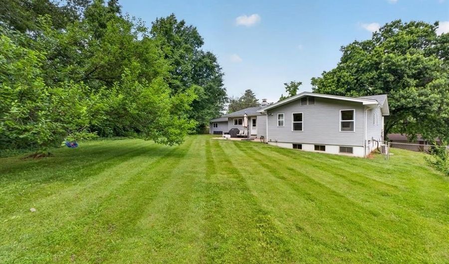 706 Clayworth Dr, Ballwin, MO 63011 - 4 Beds, 2 Bath