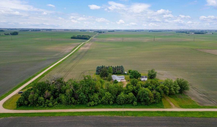 25975 630th Ave, Alden, MN 56009 - 3 Beds, 3 Bath