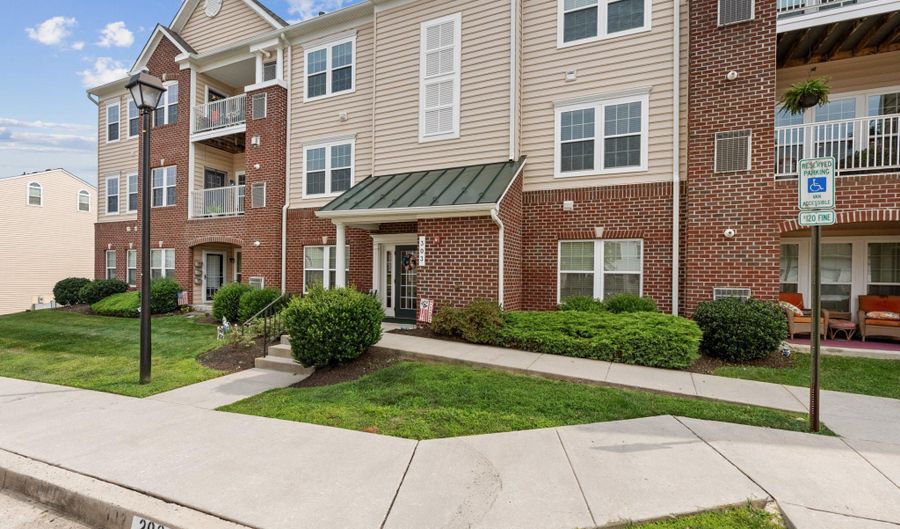 303 LOTHIAN Way #204, Abingdon, MD 21009 - 2 Beds, 2 Bath
