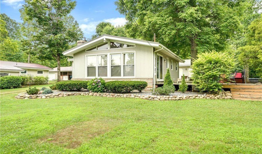 6009 Bole Dr, Andover, OH 44003 - 2 Beds, 1 Bath