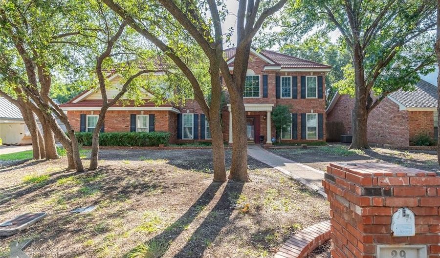 29 Cherry Hls E, Abilene, TX 79606 - 4 Beds, 5 Bath