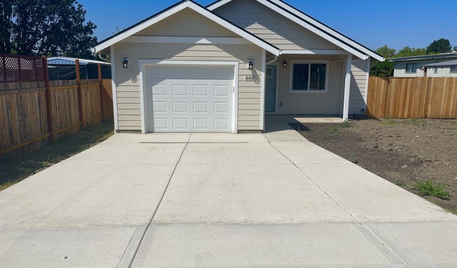 300 N JELLISON St, Amity, OR 97101 - 3 Beds, 2 Bath