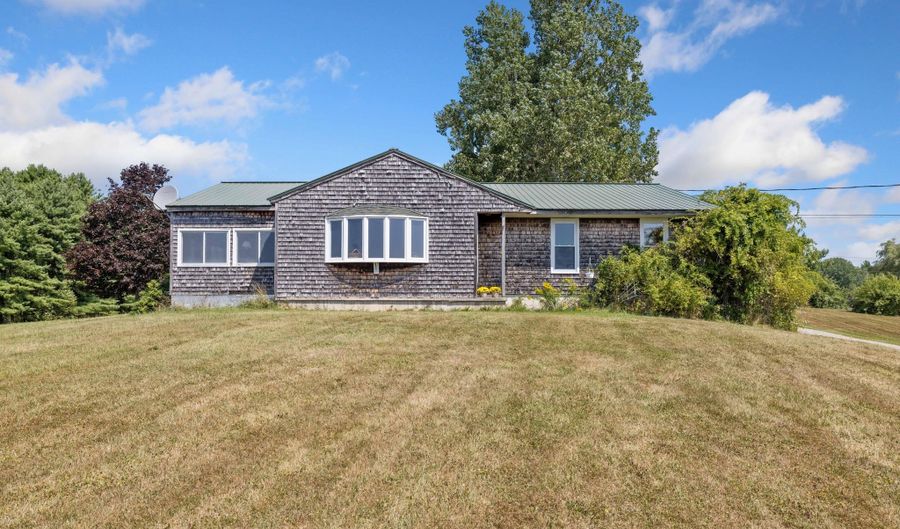 233 Curtis Rd, Arundel, ME 04046 - 3 Beds, 2 Bath