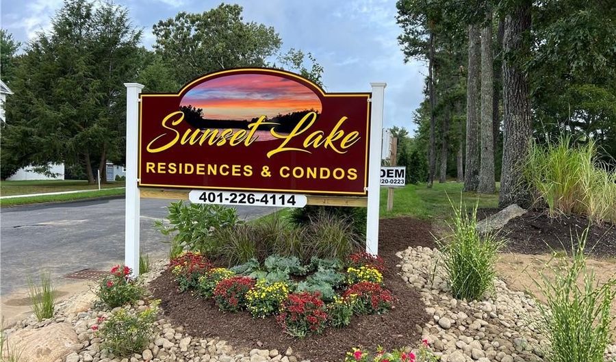 65 Sunset Lake Cir, Coventry, RI 02816 - 2 Beds, 2 Bath