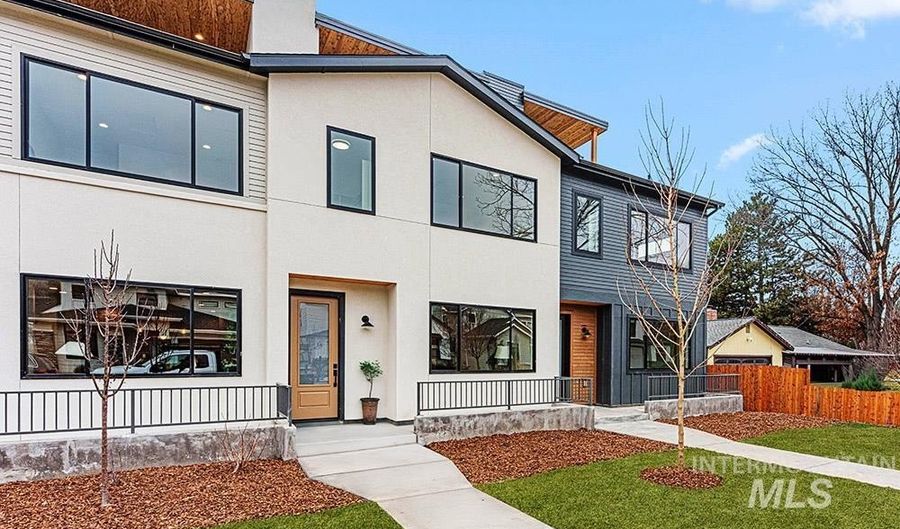 3443 N 33rd St Middle Unit, Boise, ID 83703 - 3 Beds, 3 Bath