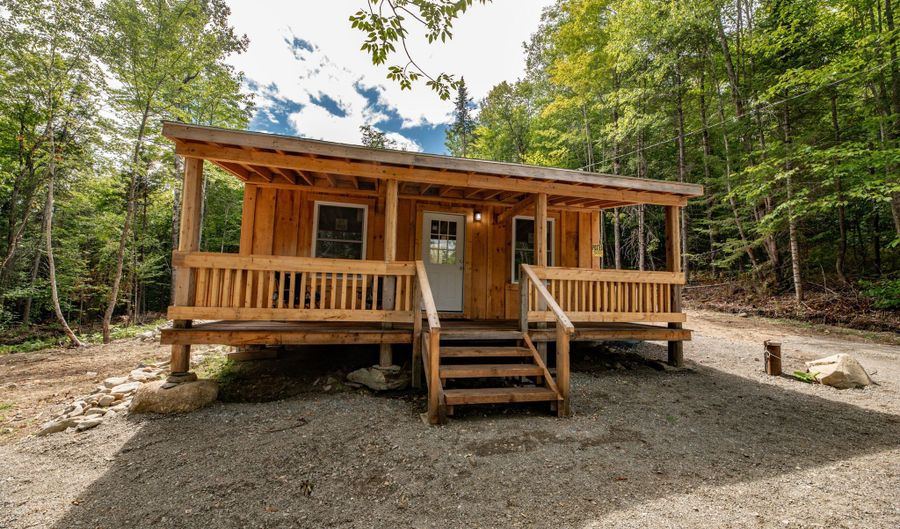 8 Magnolia Ln, Starks, ME 04911 - 2 Beds, 1 Bath