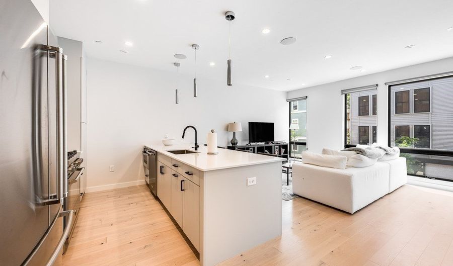340 W 2nd St 3, Boston, MA 02127 - 2 Beds, 2 Bath