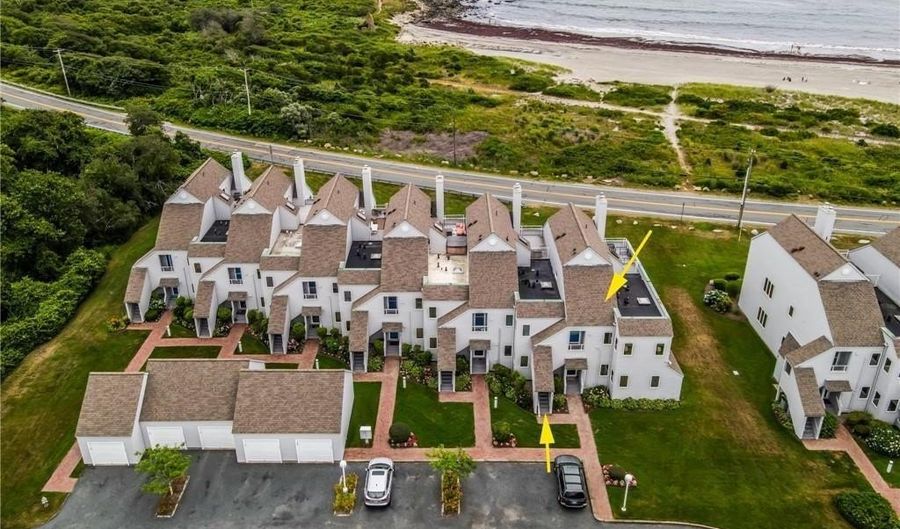 207 Bellevue Ct, Narragansett, RI 02882 - 2 Beds, 2 Bath
