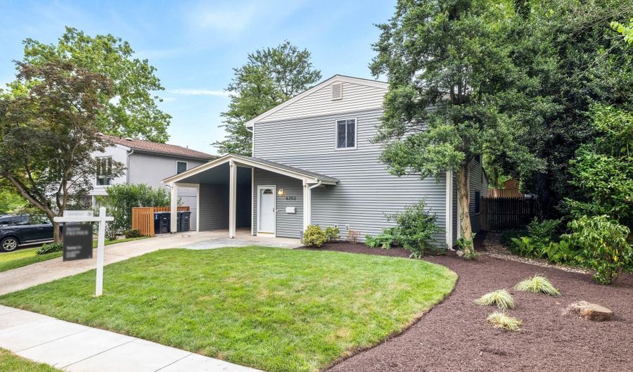 6352 12TH St N, Arlington, VA 22205 - 3 Beds, 3 Bath