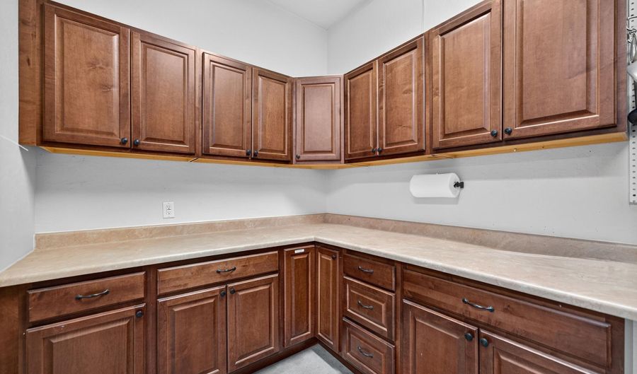 6860 S CRYSTAL Way, Chandler, AZ 85249 - 5 Beds, 4 Bath