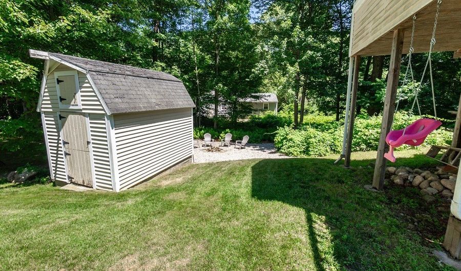 26 Sharon Pkwy, North Smithfield, RI 02896 - 3 Beds, 2 Bath