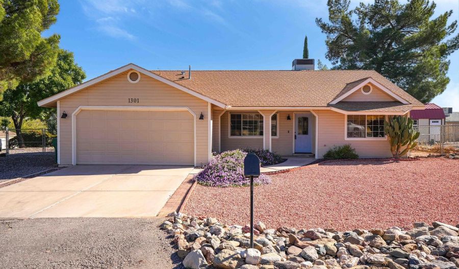 1301 LANNY Ave, Clarkdale, AZ 86324 - 3 Beds, 2 Bath