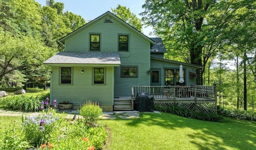 188 Prospect St, Brandon, VT 05733 - 3 Beds, 2 Bath
