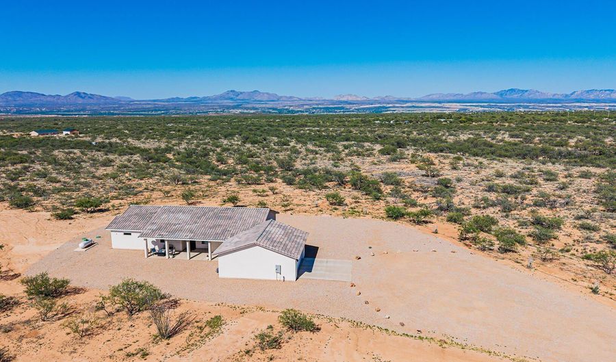 251 N Wildcat Pl, Benson, AZ 85602 - 3 Beds, 2 Bath